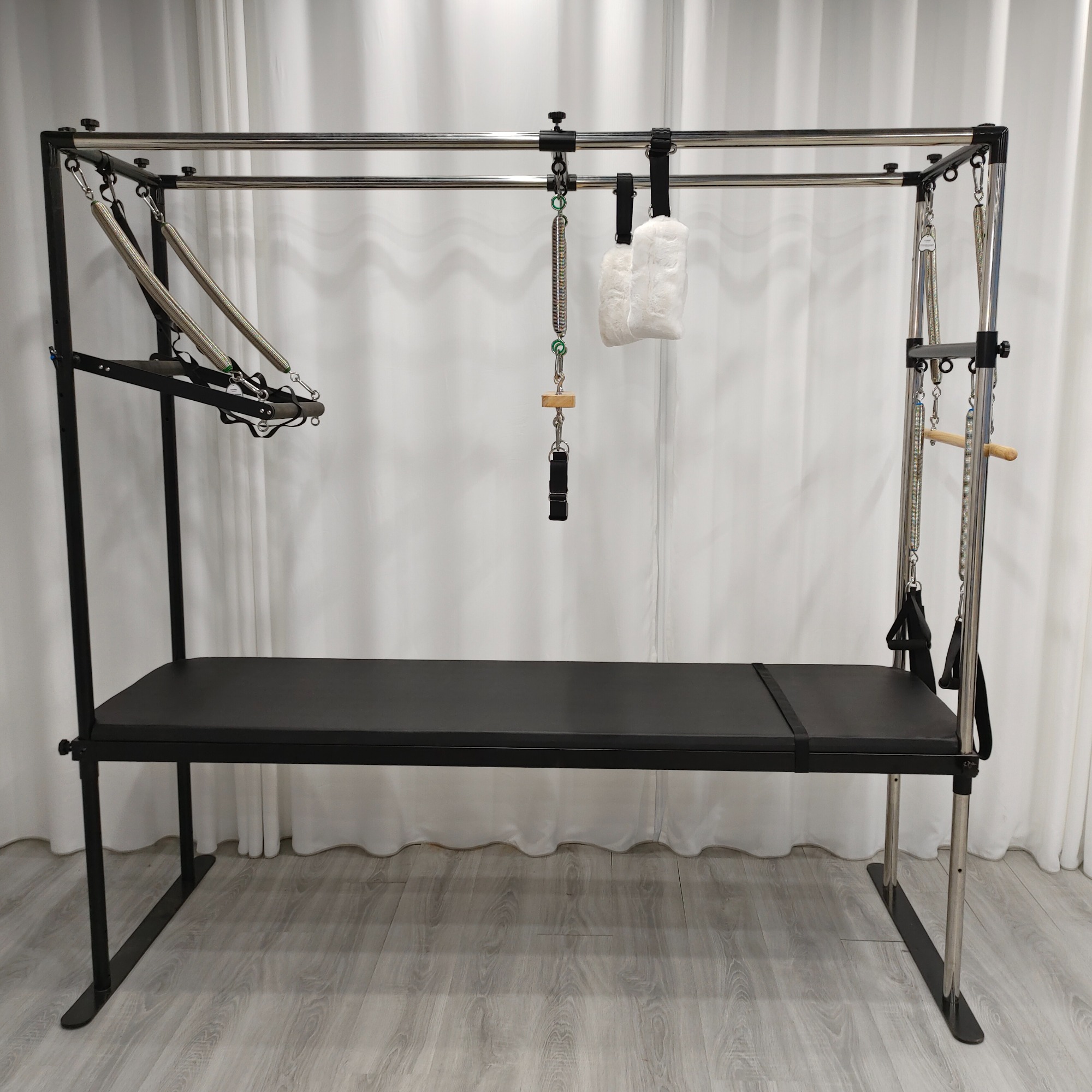Top Metal Trapeze Table