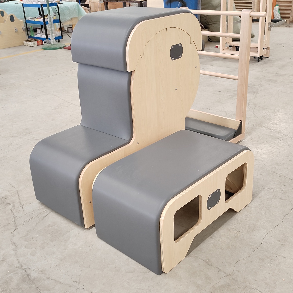 Multi Function Top Maple Ladder Barrel