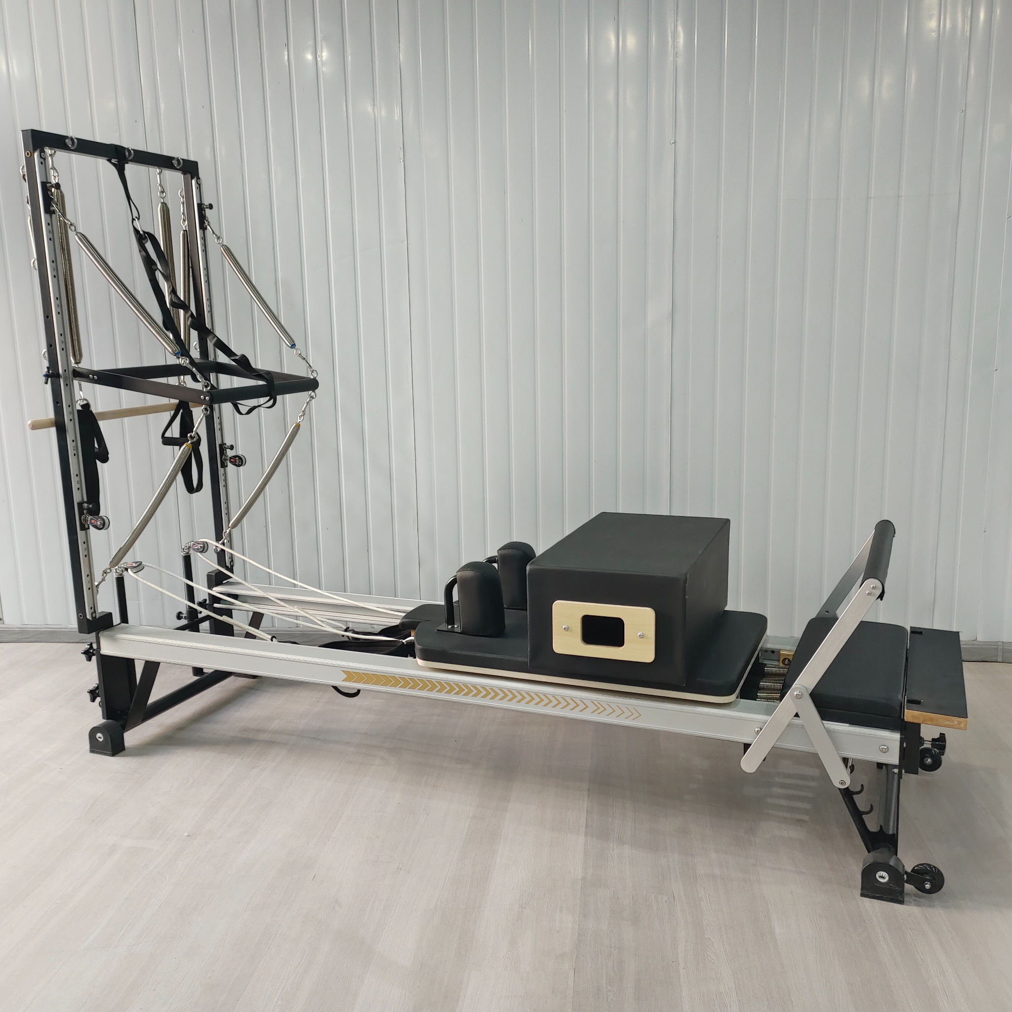 Luxury Aluminum Reformer With Tower