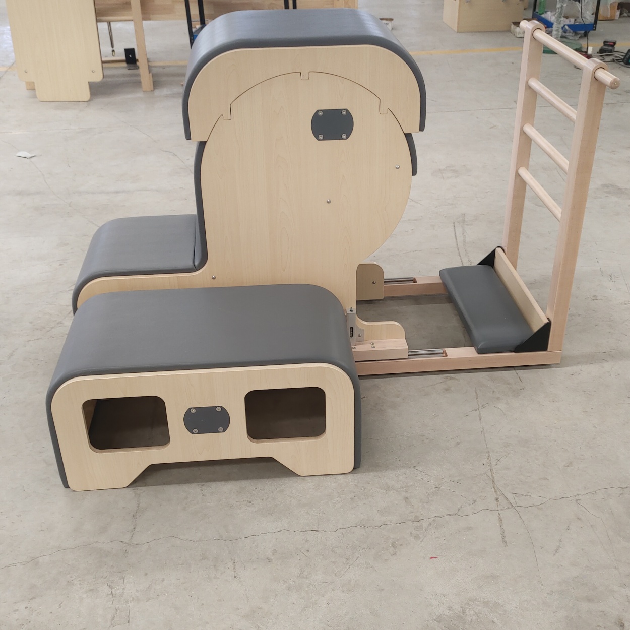 Multi Function Top Maple Ladder Barrel