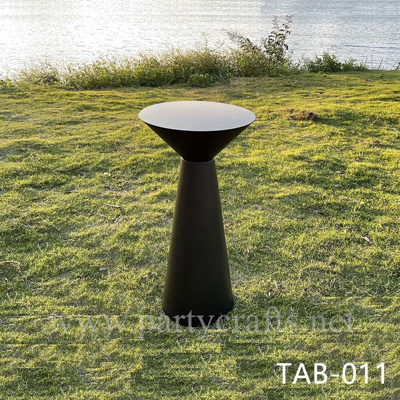 black conical table (TAB-011)