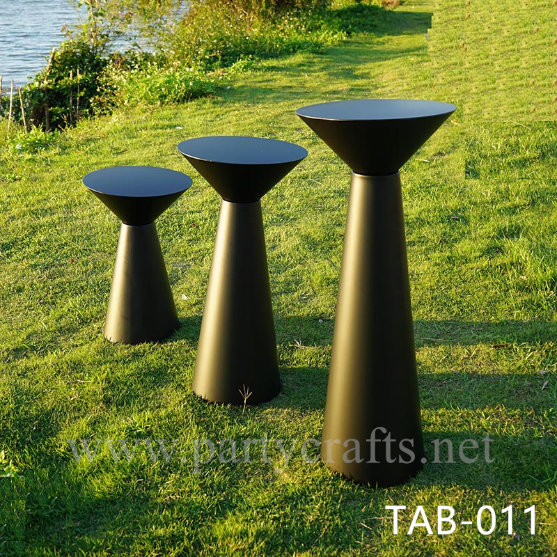 black conical table (TAB-011)