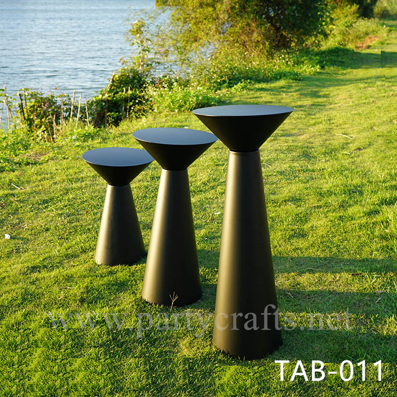 black conical table (TAB-011)