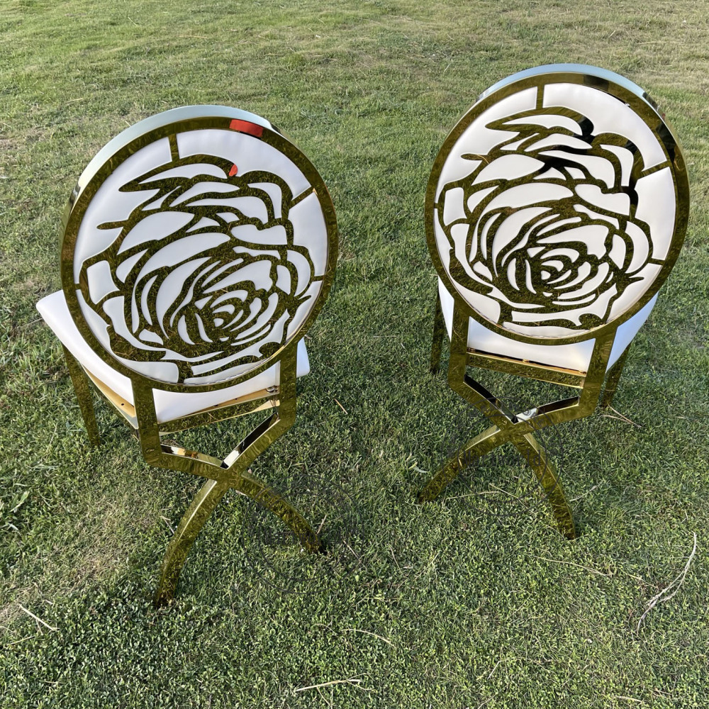 Rose Carved Luxury Chairs with Interchangeable Backside Logo Bridal Shower Couple Chairs Elegant Wedding Banquet Chairs Event Party Decoration Seating