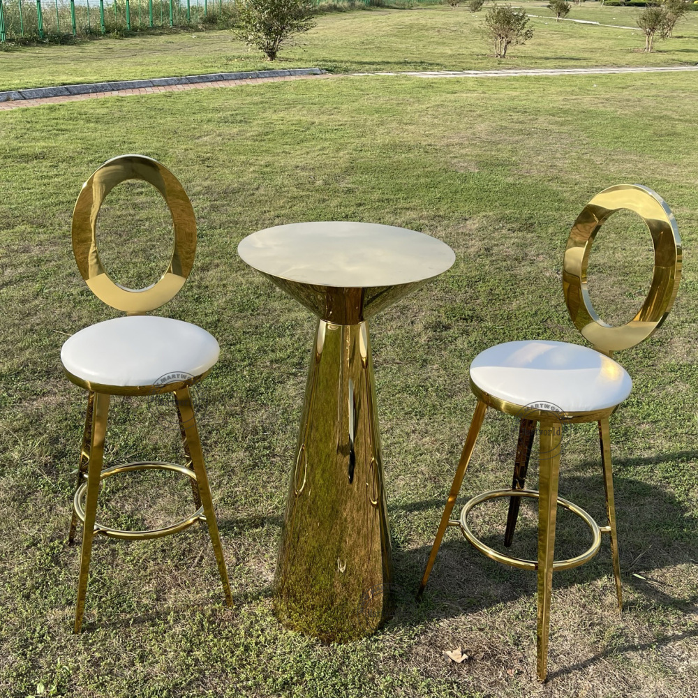 Gold Drink Bar Table and Bar Stools Set Party Event Dessert Bar Sweets Bar Decor Dining Room Decor Backyard Garden Decor Stylish Modern Furniture for Entertaining and Home Use
