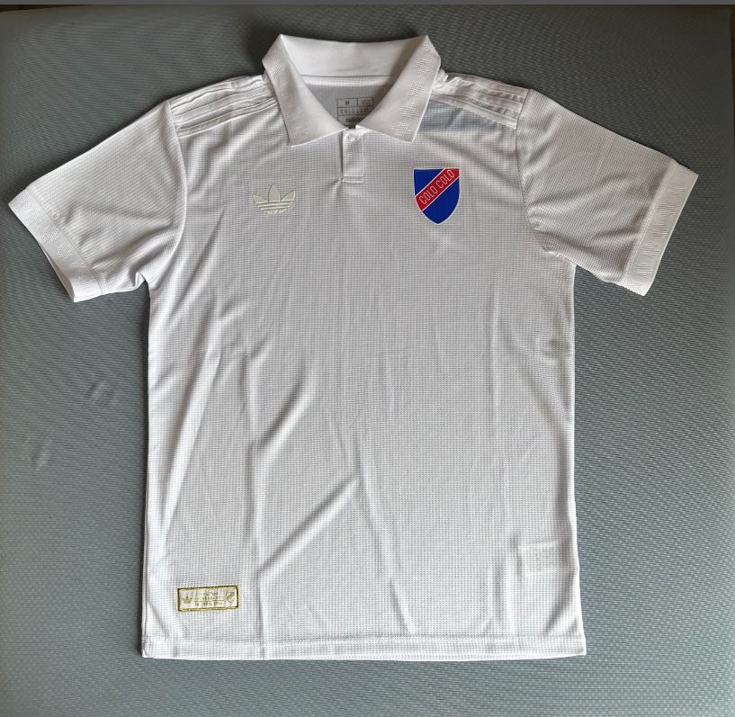 Edición Centenario de COLO, se pueden agregar parches y patrocinadores,