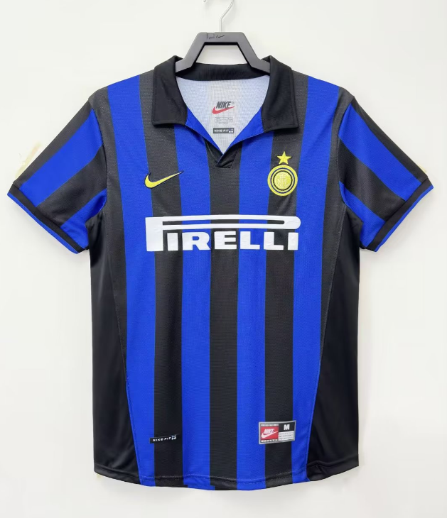98-99 Inter de Milán en casa