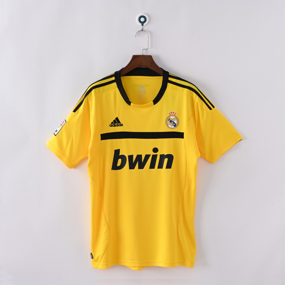 Uniforme amarillo de portero del Real Madrid 2011/12