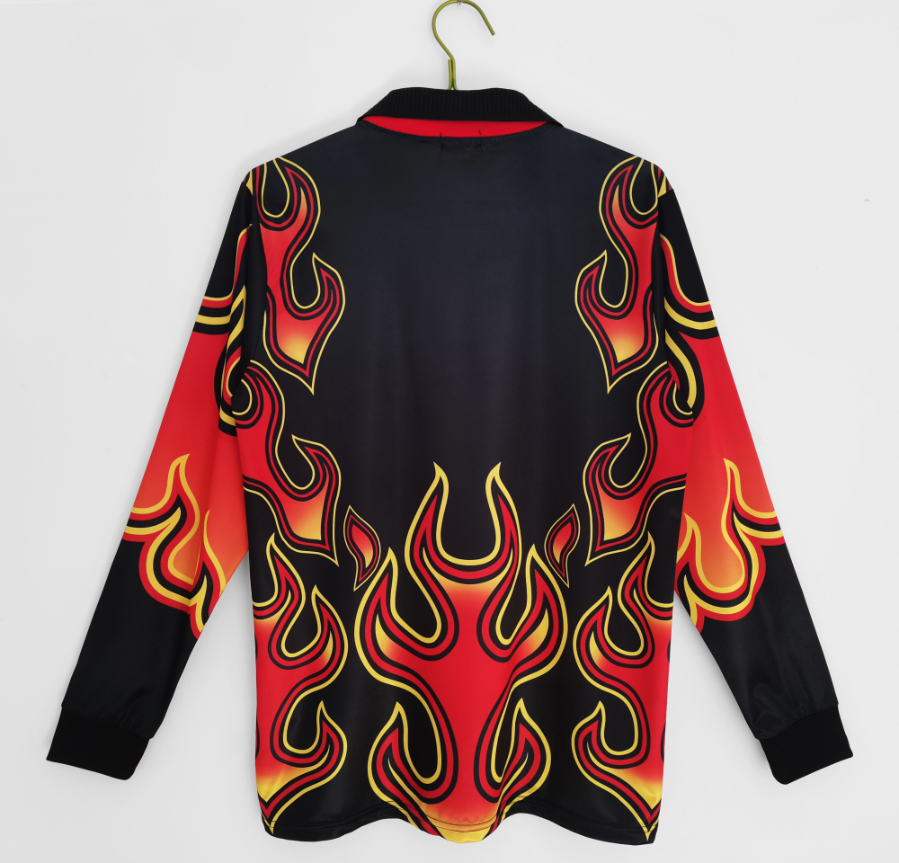 Camiseta roja flameante de portero japonés de 1998