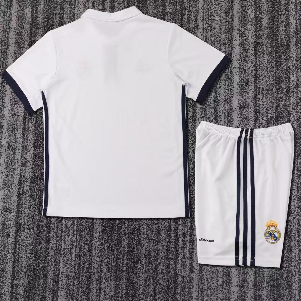 Kit infantil local del Real Madrid 16-17