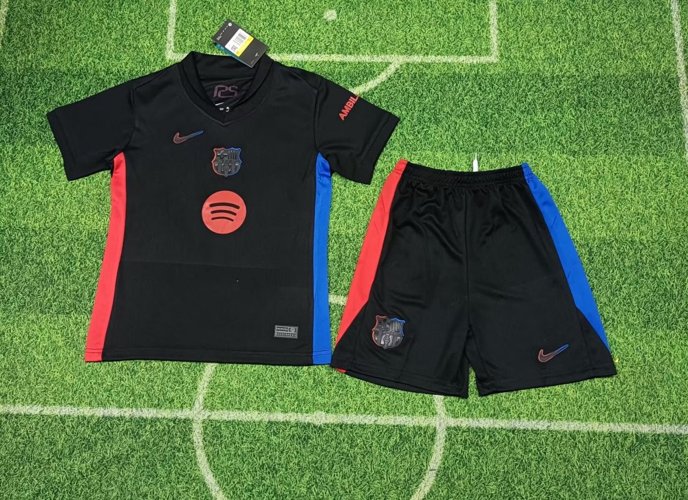 Nuevo anuncio del partido visitante del Barcelona 24-25