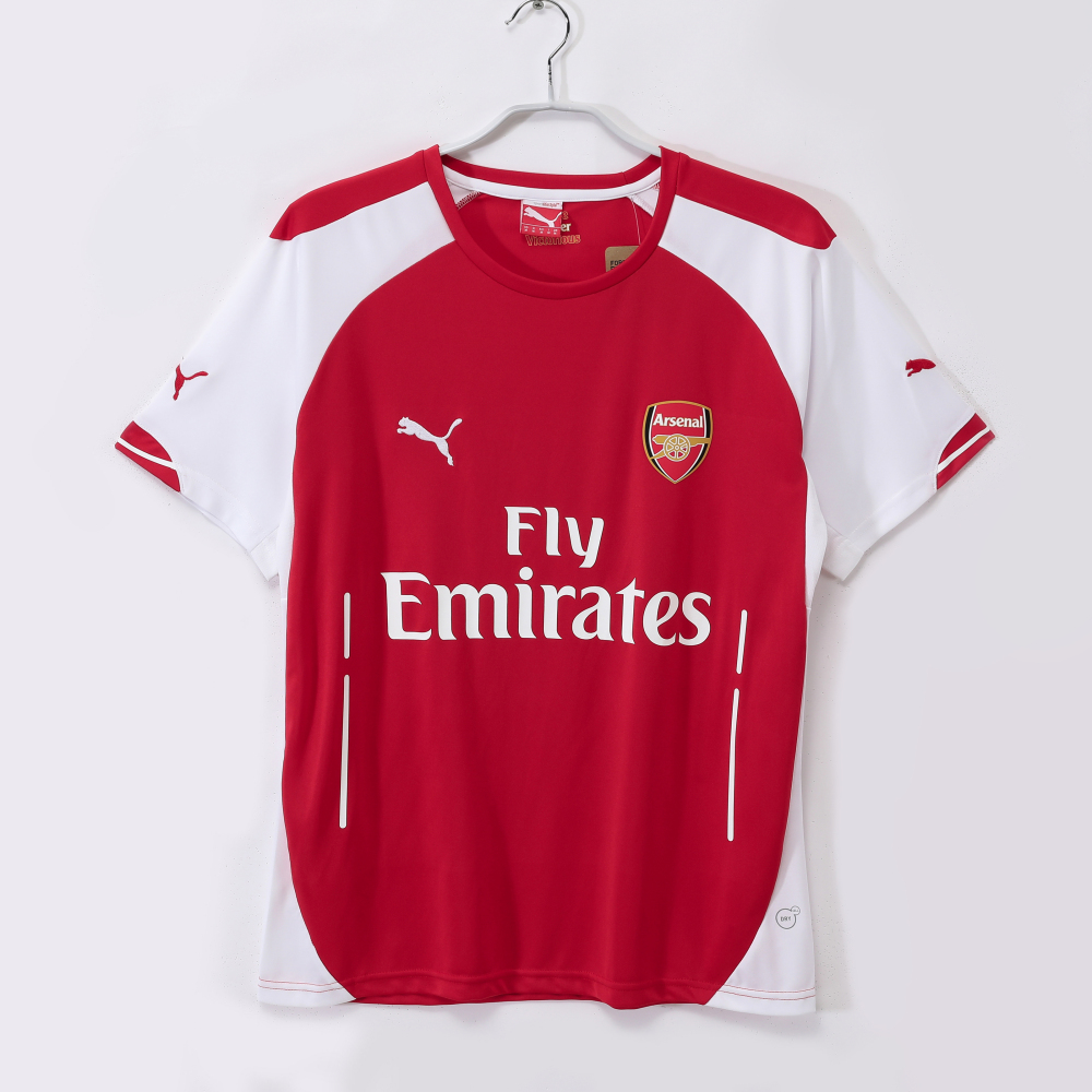 Retro local del Arsenal 2014/15