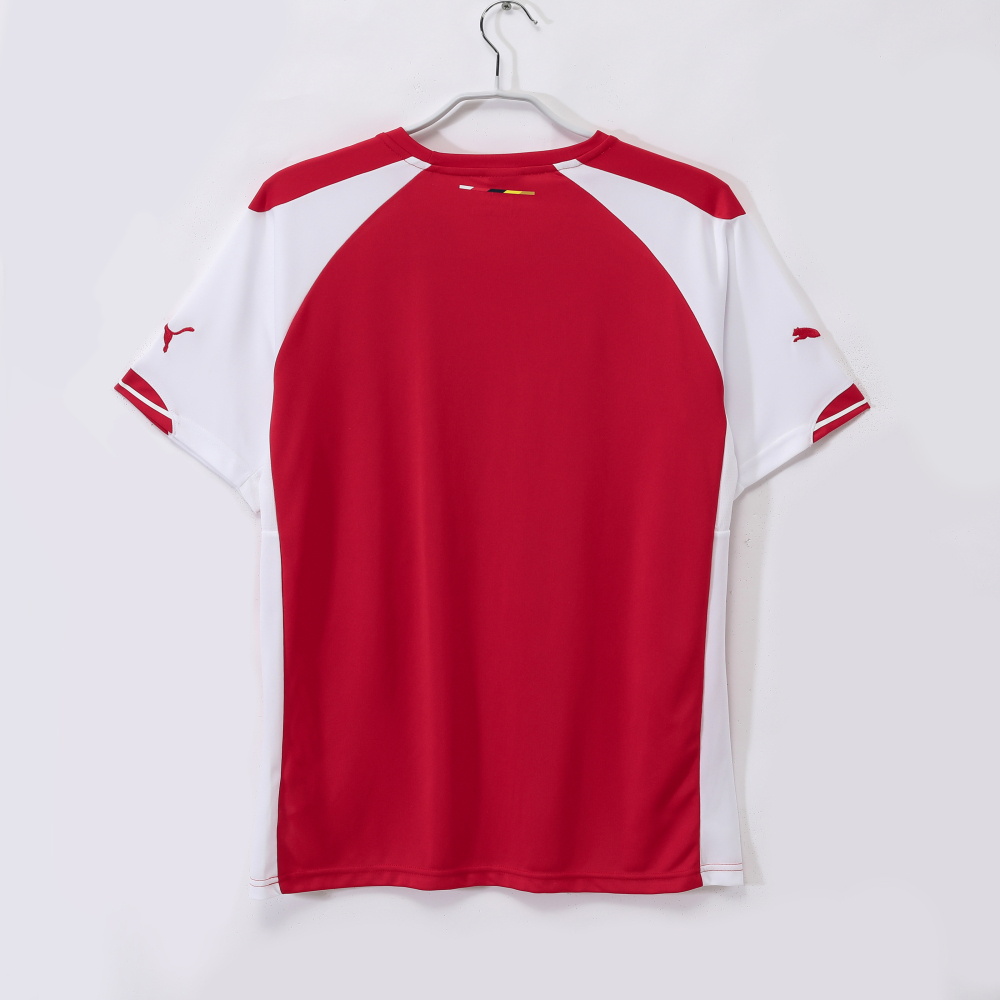 Retro local del Arsenal 2014/15