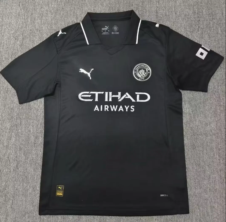 Edición especial del Manchester City 25-26 en negro