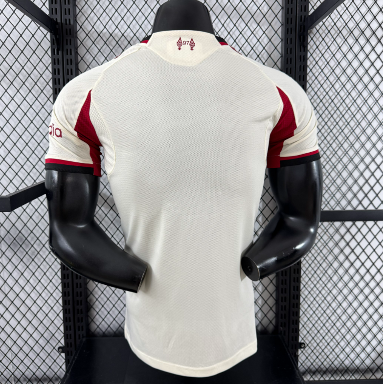 Edición de jugador visitante del Liverpool 2526