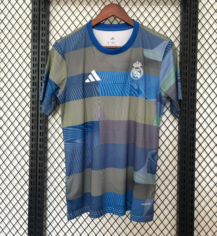 Uniforme del Real Madrid antes del partido