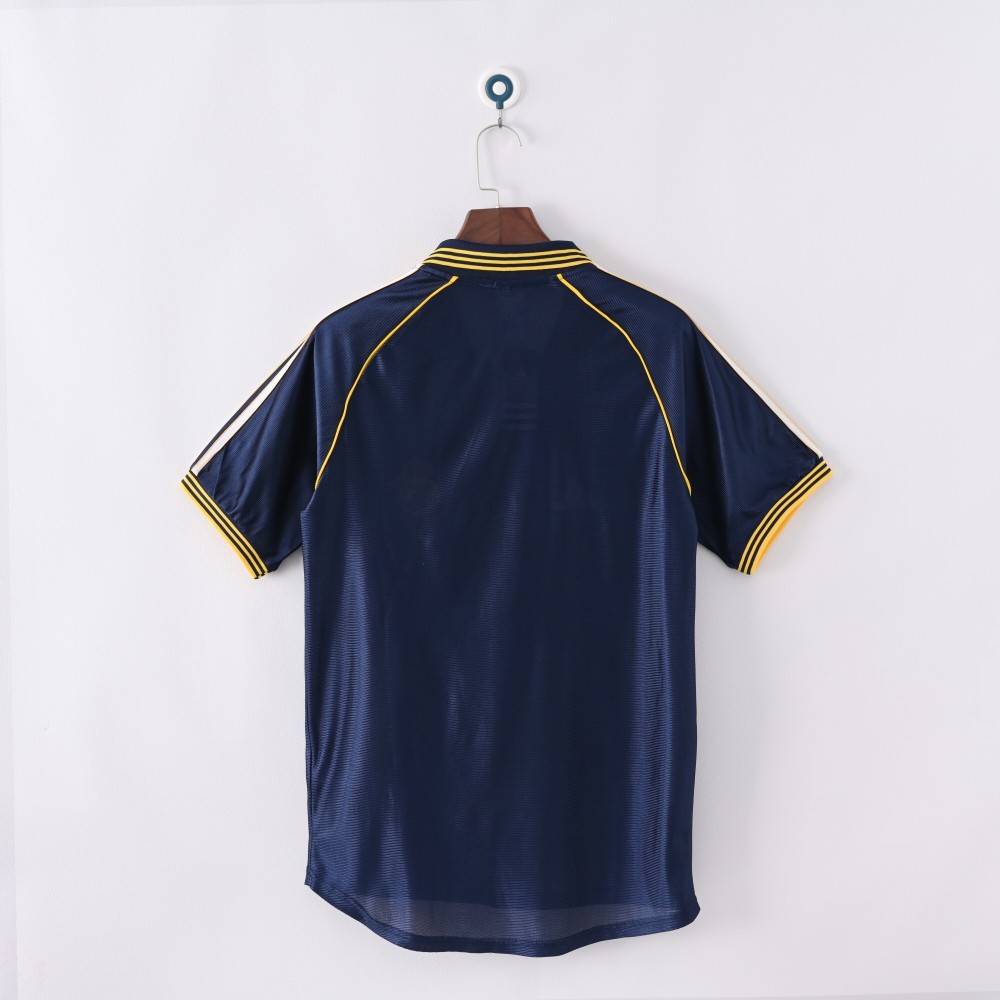 El segundo partido fuera de casa del Real Madrid en la temporada 1999/00