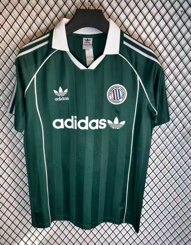 Colaboración con Adidas