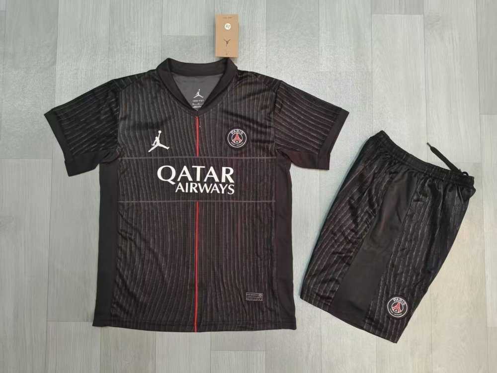 25-26 París Tres Equipamientos Infantiles