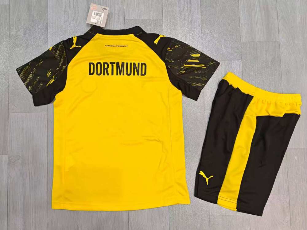 Equipación del Dortmund para el partido de local 25-26
