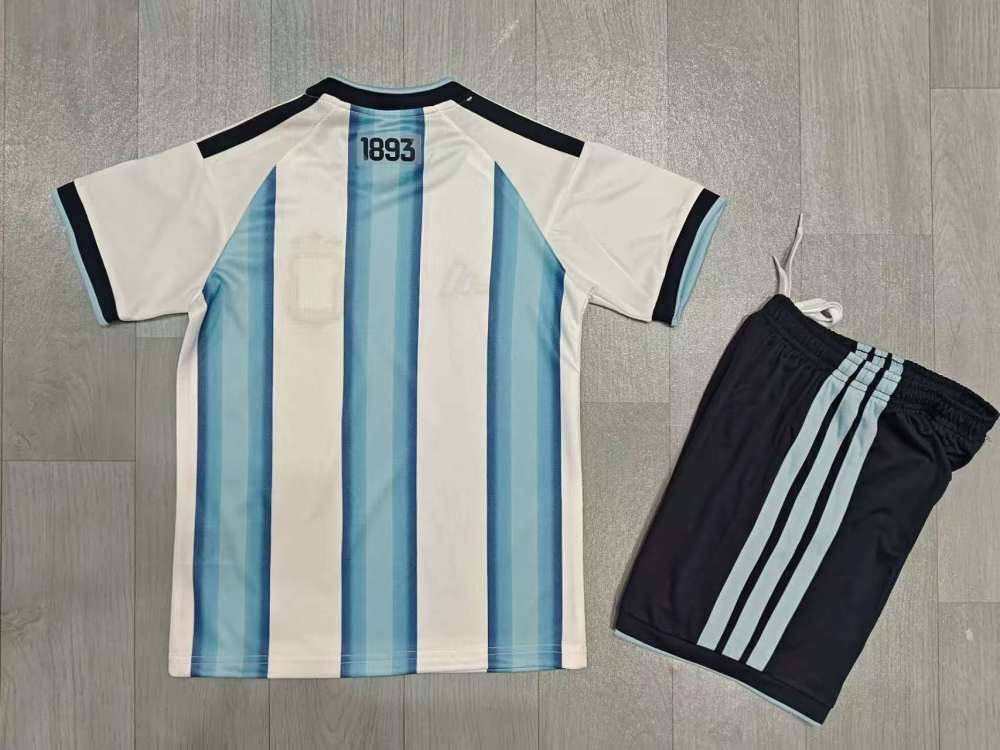 26-27 Argentina Juego Local Equipamiento Infantil