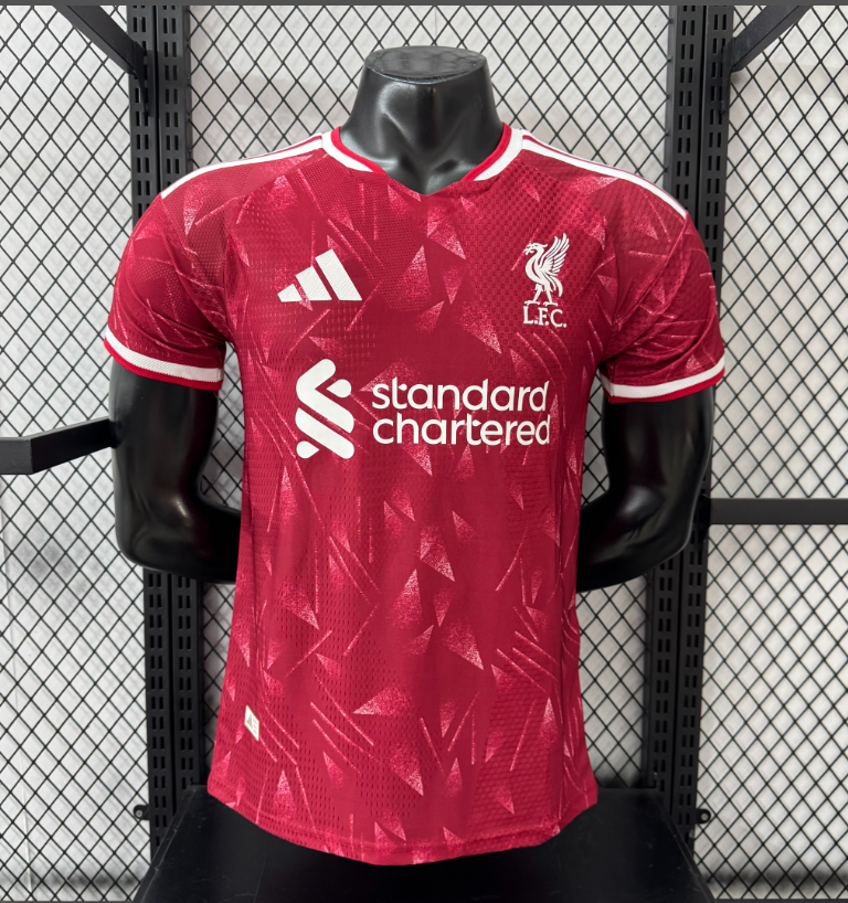 Versión de los jugadores del Liverpool (26-27)