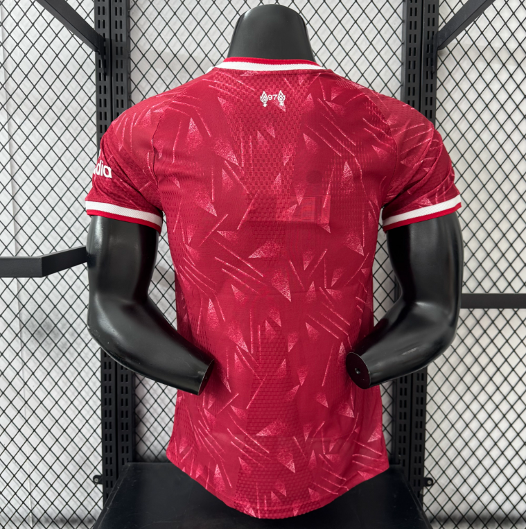 Versión de los jugadores del Liverpool (26-27)