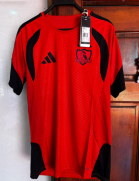 Camiseta de entrenamiento roja COLO2026