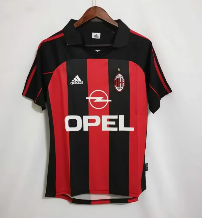 00-02 Partido en casa del AC Milan