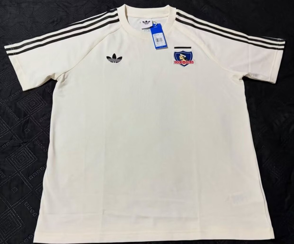 Camiseta retro casual blanca COLO 2026