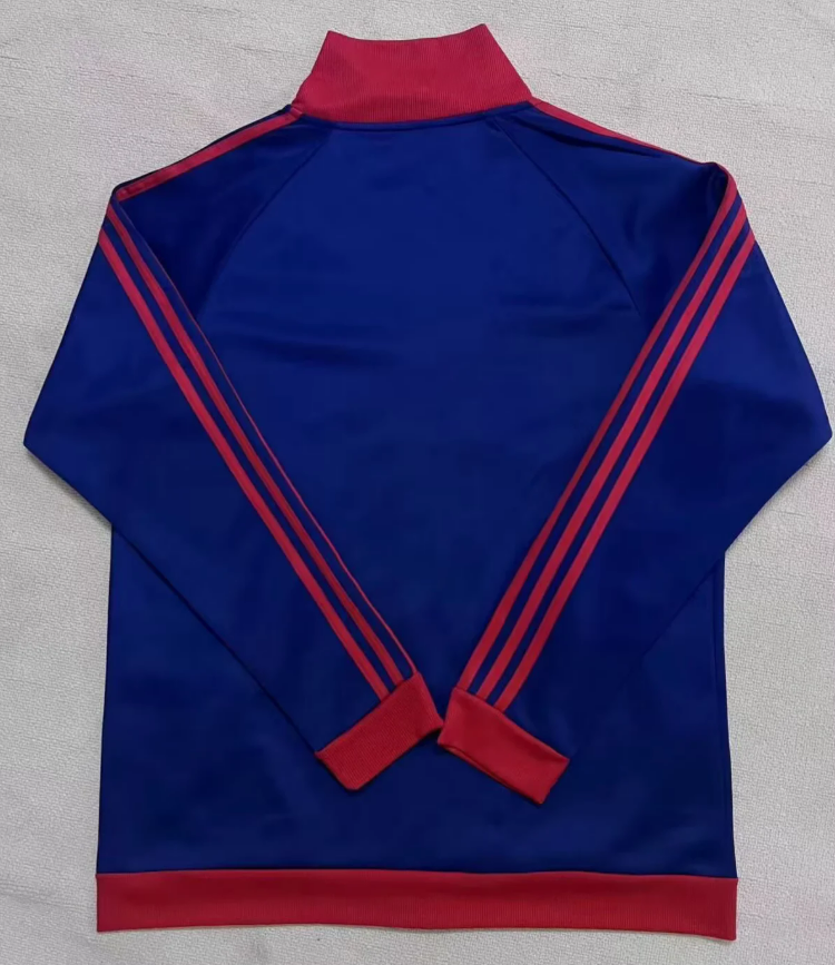 Chaqueta larga con cremallera de la Universidad Chilena