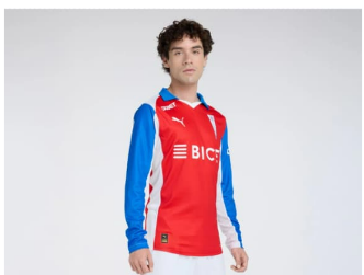 Camiseta de manga larga de la Universidad Católica (preventa)