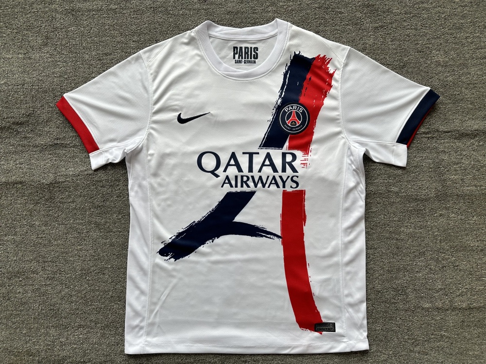 24-25 huéspedes de París