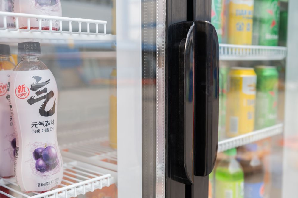 56.5-cu ft Commercial Refrigerator 3 Glass-Door (Black)