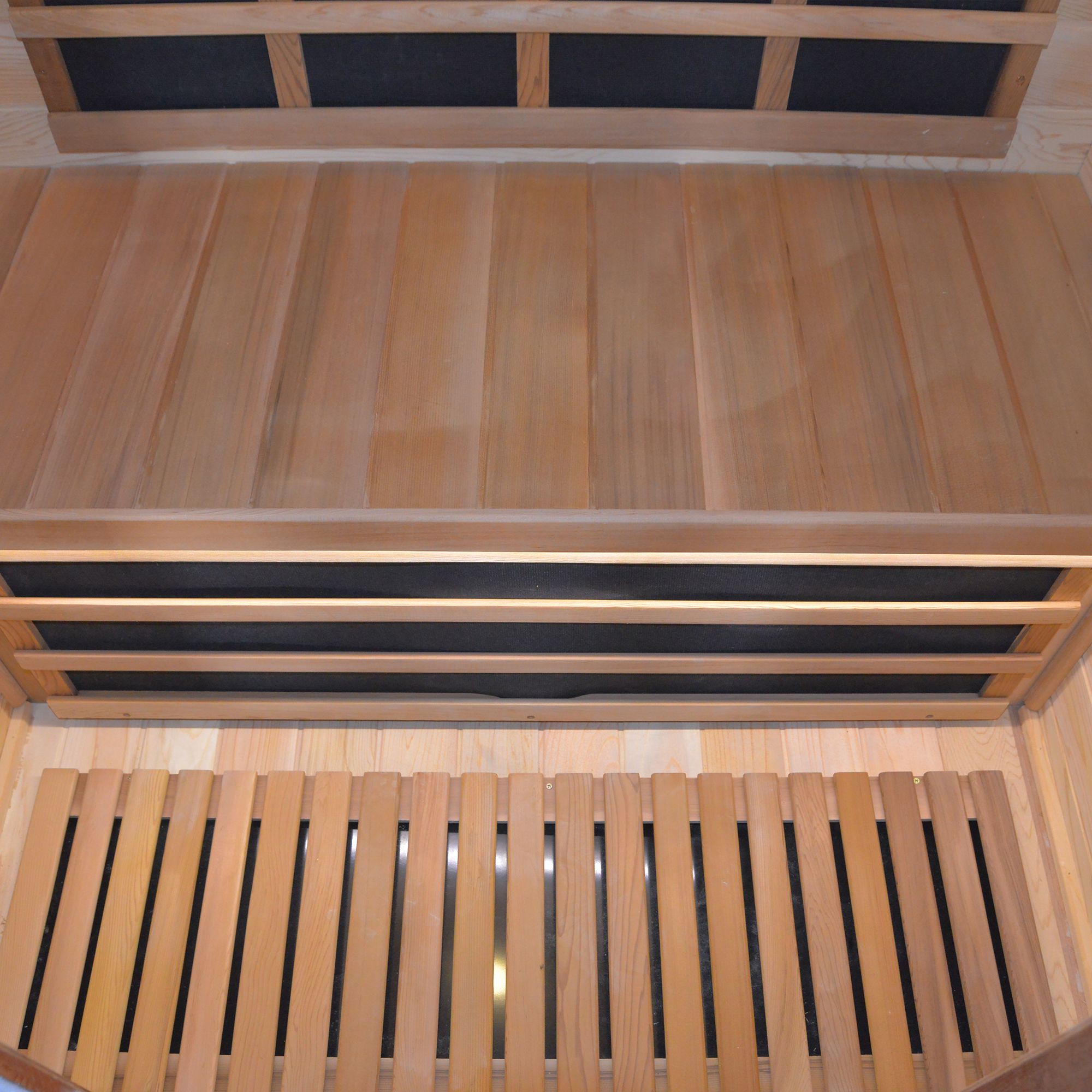 Moray 2-Person Outdoor Infrared Sauna in Red Cedar Wood with 8-Far-Infrared Carbon Crystal Heaters