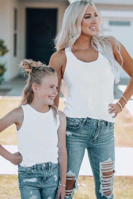 White Scoop Neck Basic Solid Tank Top LC256372-1