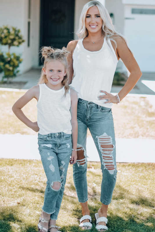 White Scoop Neck Basic Solid Tank Top LC256372-1