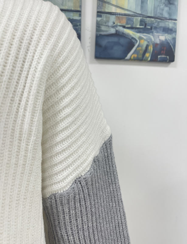White Contrast Round Neck Loose Knit Sweater