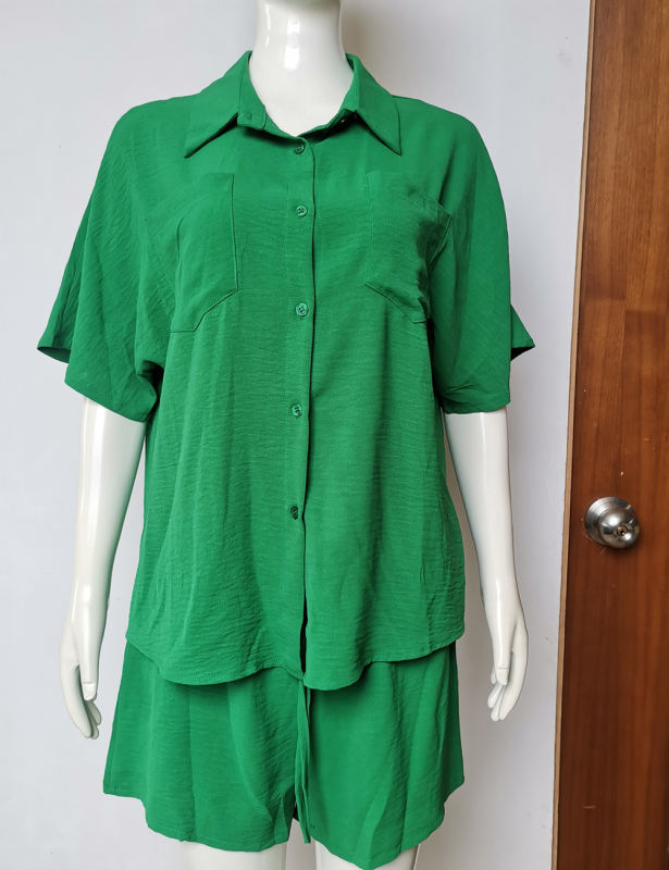 Green Solid Color Button Shirt and Elastic Shorts Set