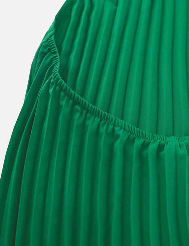Green Backless Halter Neck Pleated Long Dress