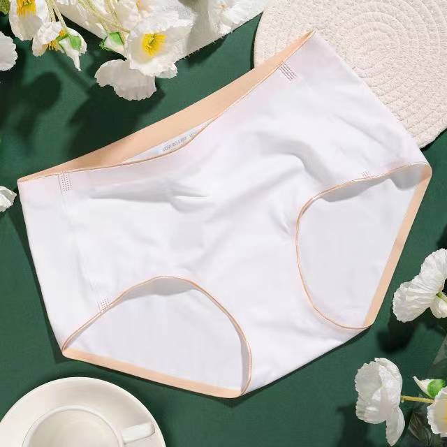 Women Seamless MID Waist Brushed Cotton Breathable Soft Panties