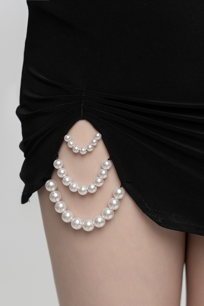 Pearl sleeveless cutout Latin skirt（Black）