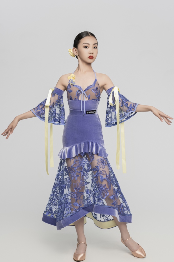 Velvet stitching roses Embroidered Bodysuit（Violets）