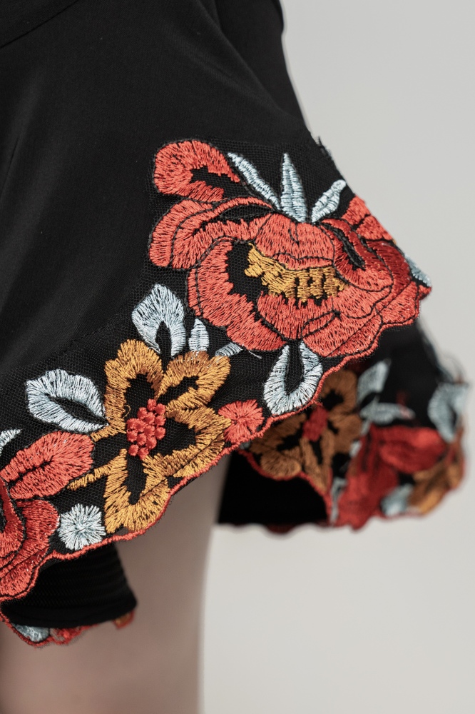 Embroidered Red Flower Swing skirt(Black)