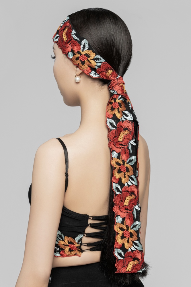 Embroidered Red Flower Lace-up Short Suspender (Black)