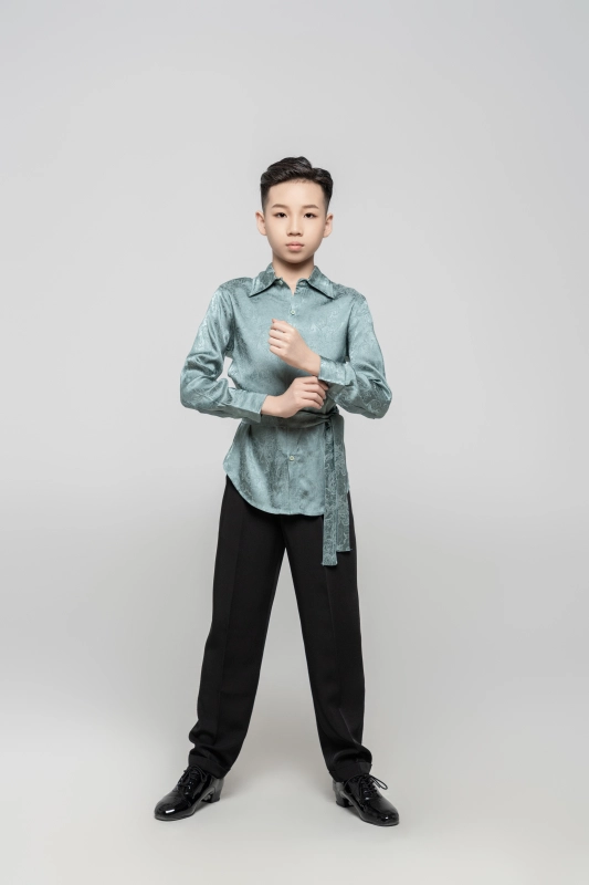 Dark Embroidery Pattern Shirt (Pink)