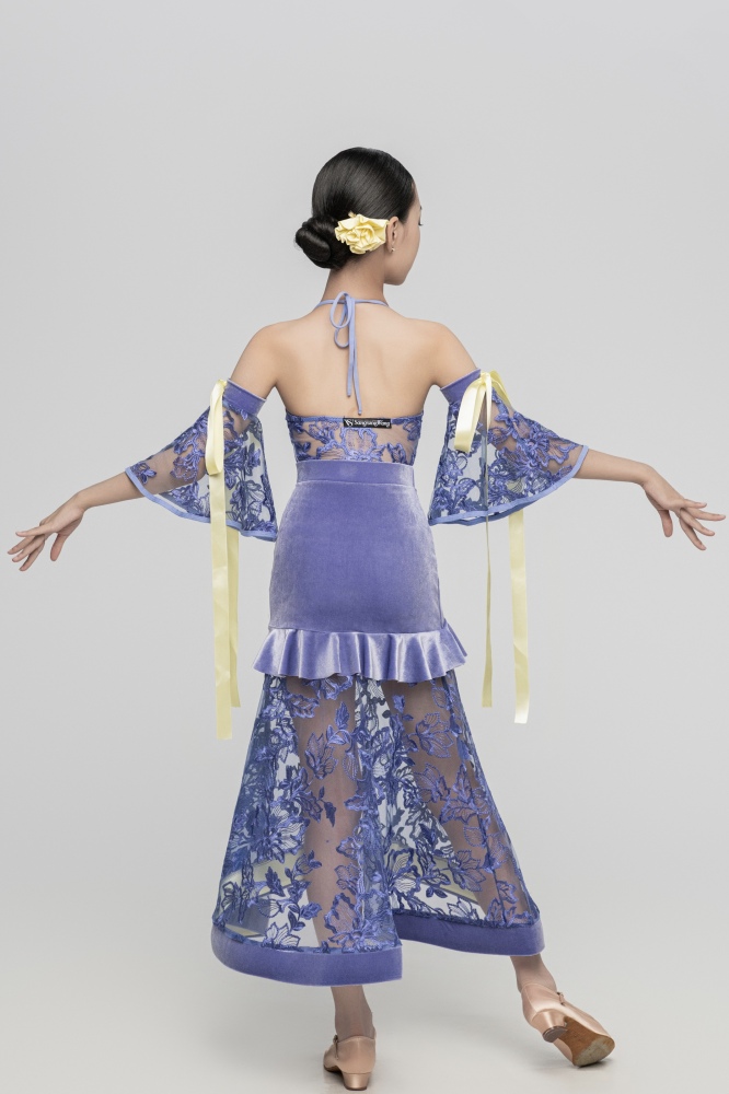 Velvet stitching roses Embroidered Bodysuit（Violets）