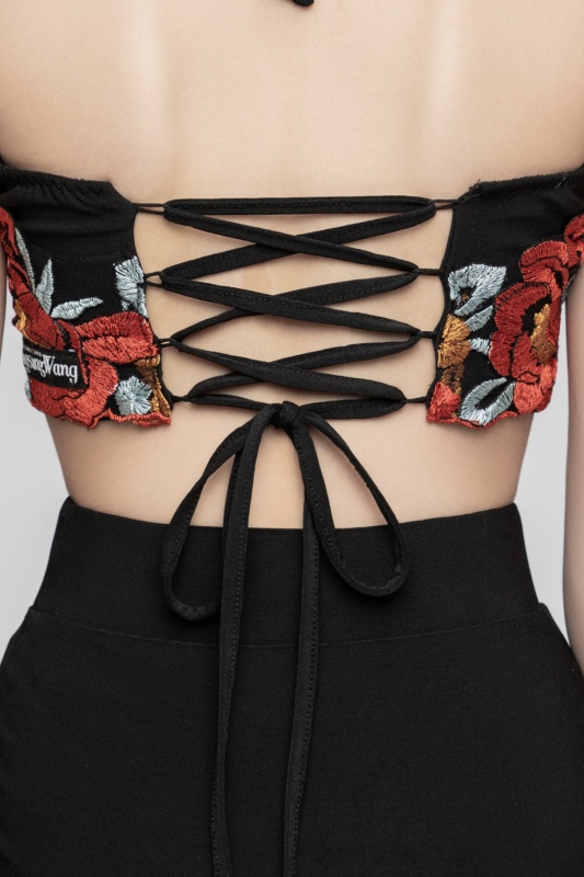 Embroidered Red Flower Lace up Short Suspender (Black)
