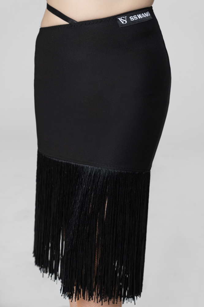 Slanted belt hanging tassels skirt