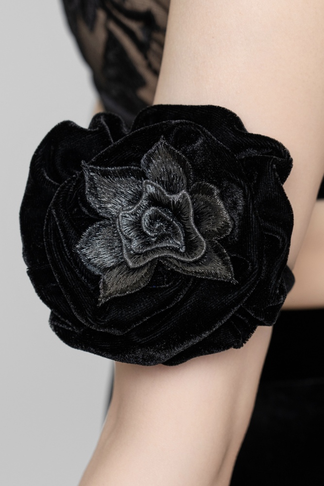 Upgraded version of velvet upper arm and wrist with water-soluble flowers